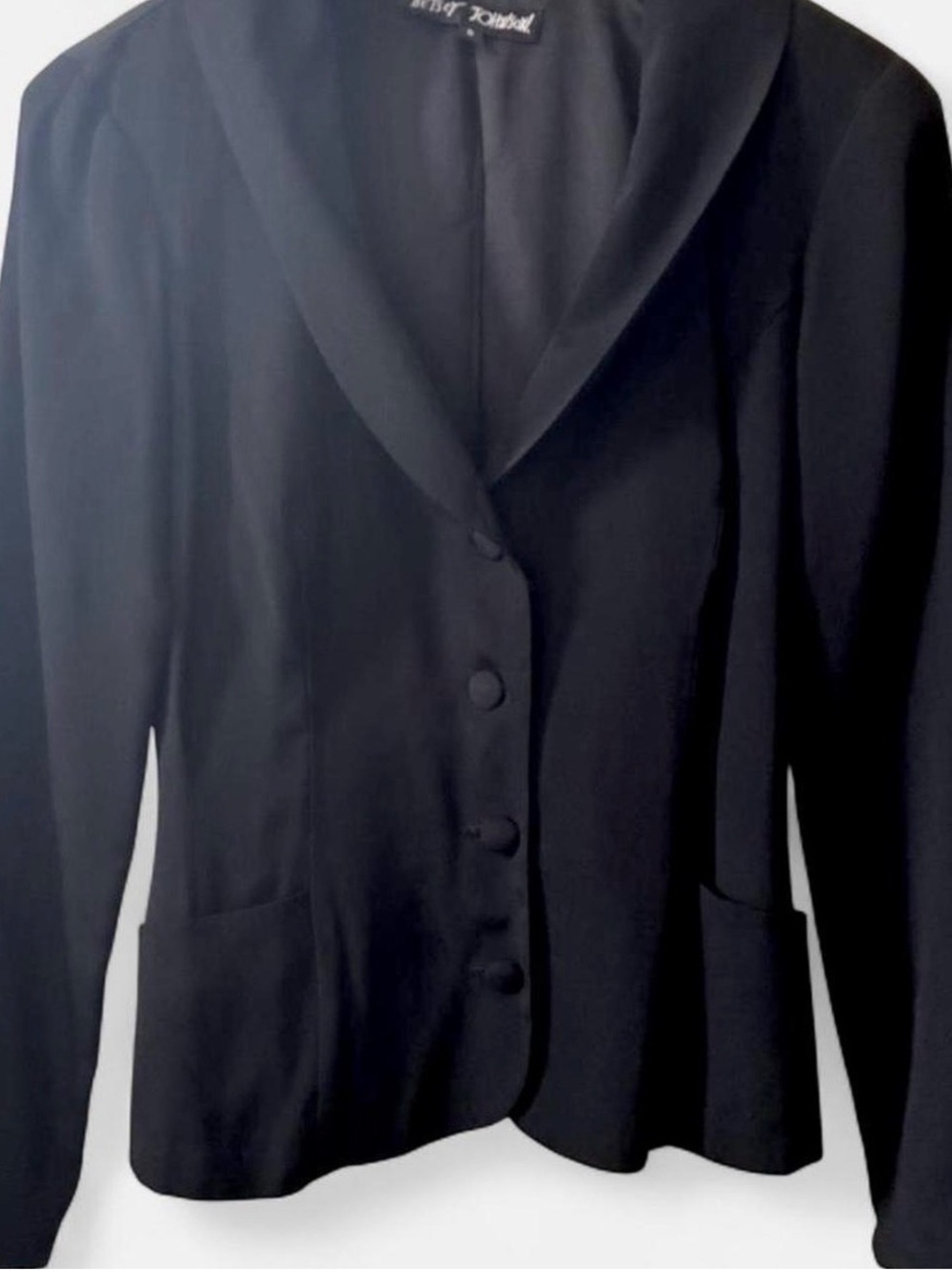 Betsey Johnson Women’s Blazer with Beautiful Diamond V-Shaped Back Collar